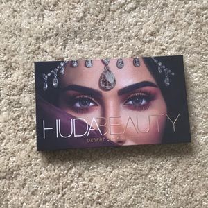 Huda beauty palette